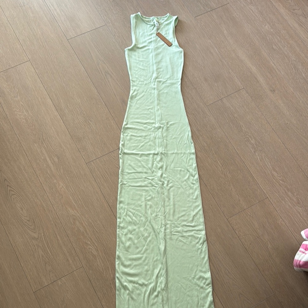 SKIMS BNWT
